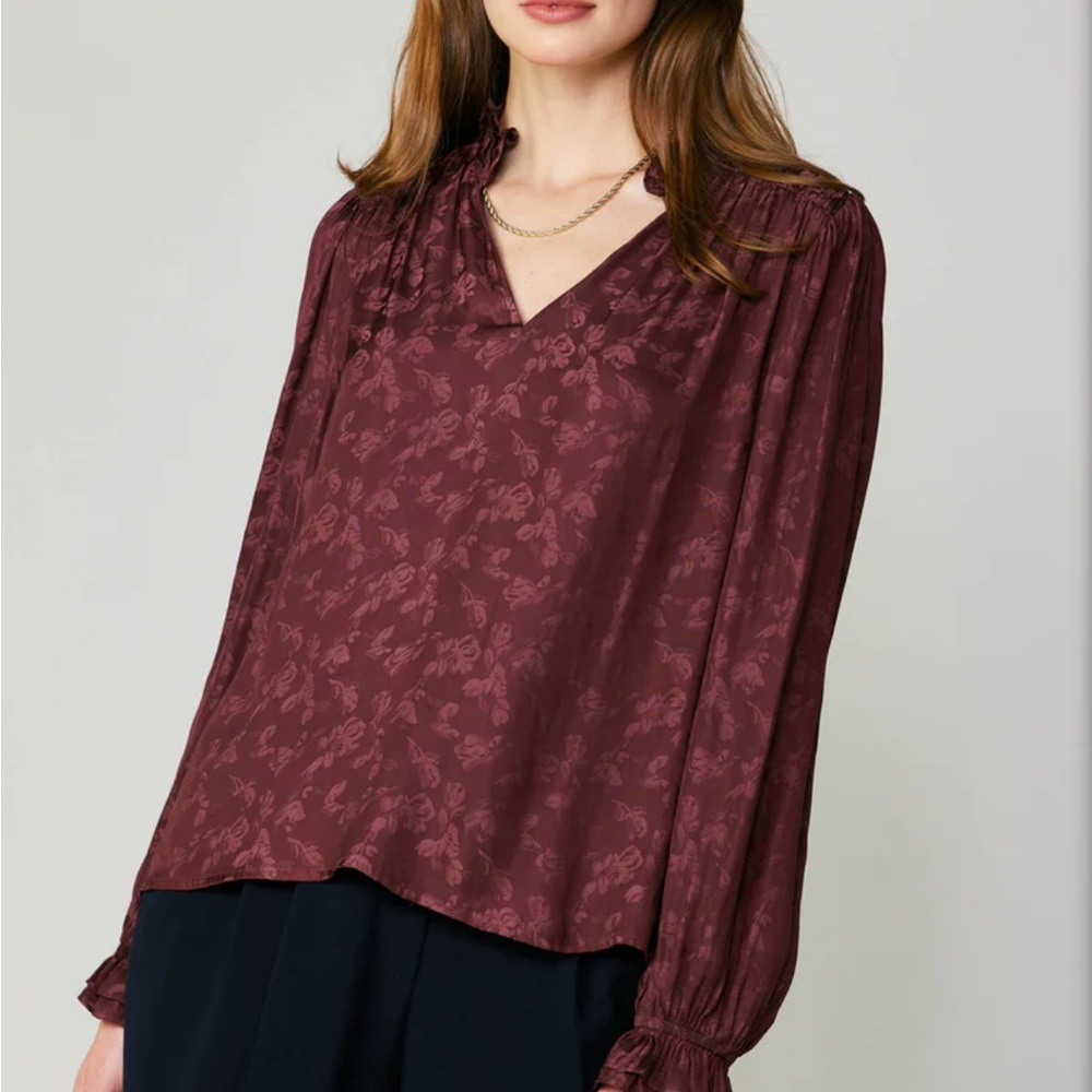 NWT Current Air Jaquered Floral V-Neck Blouse - Burgundy Size M
